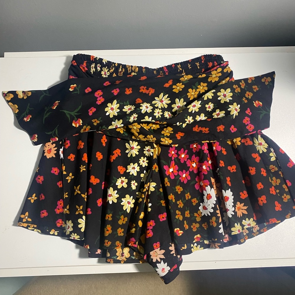 ~Women’s Floral Shorts with Tie Size:XS